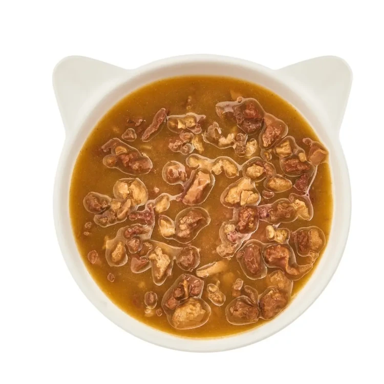 WOW-CAT-Huhn-in-sauce-filety-kurczaka-w-sosie-85g2.webp
